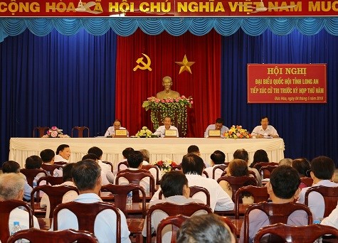 Phó Thủ tướng Trương Hòa Bình tiếp xúc cử tri Long An - ảnh 2