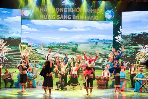 Phó Thủ tướng Thường trực Chính phủ dự chương trình tôn vinh điển hình khởi nghiệp - ảnh 2