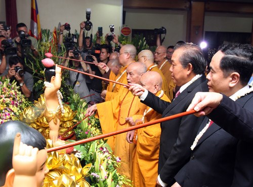 Phó Thủ tướng Thường trực Chính phủ dự Lễ Phật đản tại chùa Quán Sứ - ảnh 2
