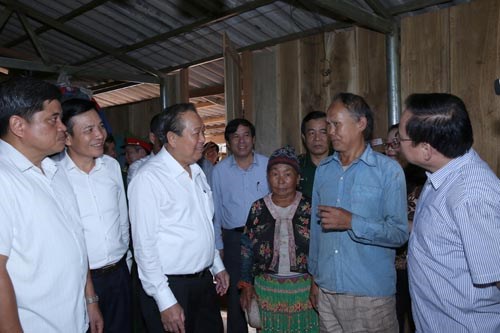Phó Thủ tướng Thường trực thị sát tình hình di dân tự do ở Điện Biên - ảnh 2