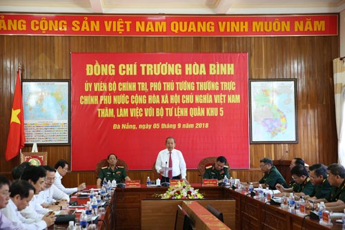 Phó Thủ tướng thăm, làm việc với Quân khu 5 - ảnh 2