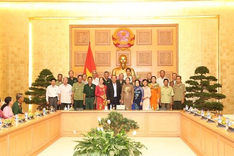 Phó Thủ tướng Thường trực tiếp đoàn người có công tỉnh Cà Mau - ảnh 1
