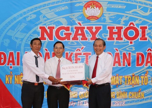 Phó Thủ tướng dự Ngày hội Đại đoàn kết tại Bình Dương - ảnh 1