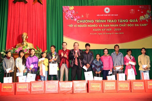 Phó Thủ tướng thăm, tặng quà đồng bào A Lưới, Đakrông - ảnh 1