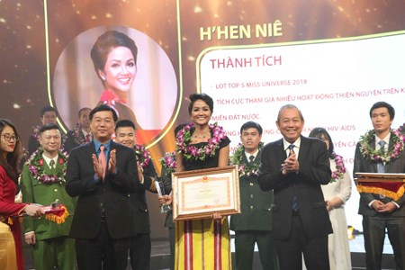Mong muốn đất nước có nhiều tấm gương sáng, lan tỏa - ảnh 1