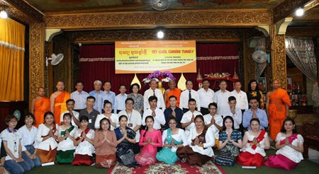 Phó Thủ tướng Thường trực chúc Tết Chol Chnam Thmay tại Trà Vinh và TPHCM - ảnh 2