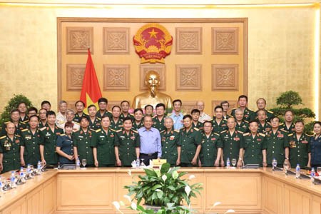 Phó Thủ tướng Thường trực gặp mặt đoàn cựu chiến binh Quân đoàn 2 - ảnh 1