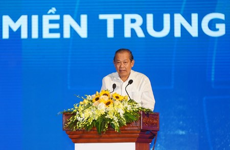 Miền Trung muốn mạnh lên phải hướng ra biển lớn - ảnh 1