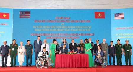 Phó Thủ tướng Thường trực dự khởi công Dự án Xử lý chất độc dioxin tại sân bay Biên Hòa - ảnh 2