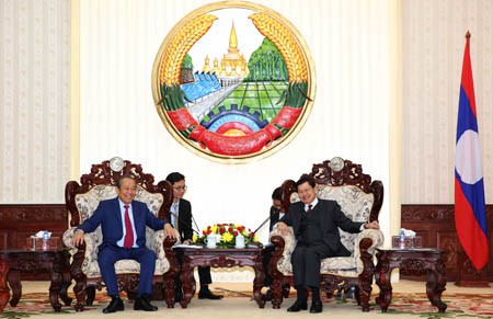 Phó Thủ tướng Thường trực hội kiến Tổng Bí thư, Chủ tịch nước và Thủ tướng Lào - ảnh 3