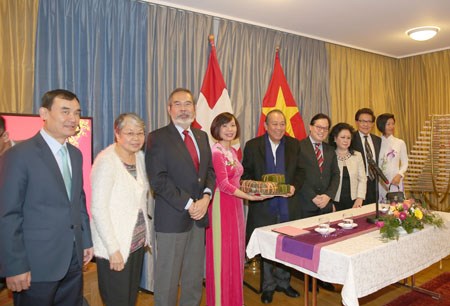 Phó Thủ tướng Thường trực thăm, chúc Tết cộng đồng người Việt tại Thuỵ Sĩ - ảnh 2