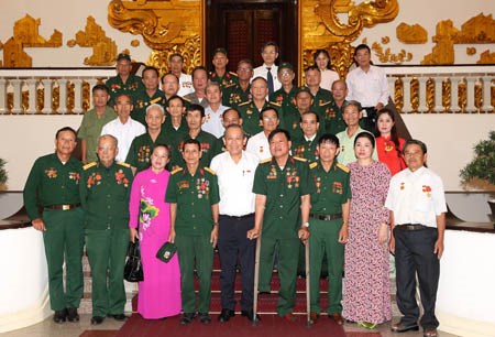 Phó Thủ tướng Thường trực tiếp đoàn người có công tỉnh Nghệ An - ảnh 2