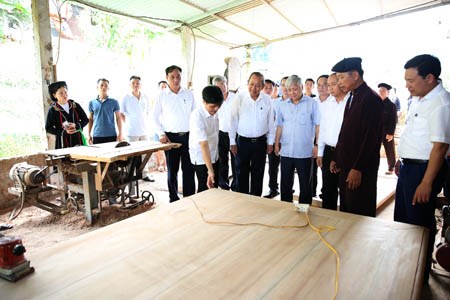 Phó Thủ tướng Thường trực thăm hộ đồng bào dân tộc Sán Dìu làm kinh tế giỏi - ảnh 2
