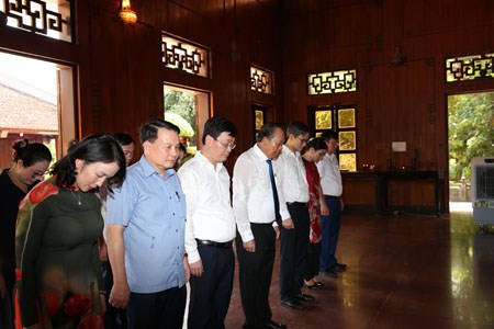 Phó Thủ tướng Thường trực dâng hương tại Khu di tích Kim Liên - ảnh 1