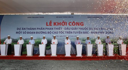 Phó Thủ tướng Thường trực phát lệnh khởi công đoạn cao tốc Phan Thiết-Dầu Giây - ảnh 2