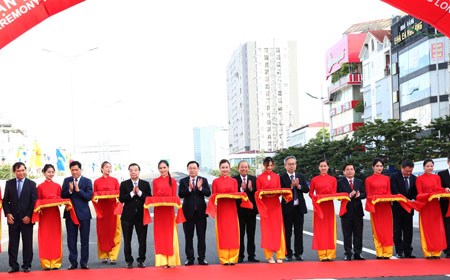 Phó Thủ tướng Thường trực dự Lễ khánh thành cầu cạn Mai Dịch-Nam Thăng Long - ảnh 1