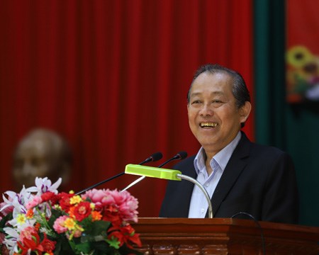 Phó Thủ tướng Thường trực thăm, tặng quà cho học sinh nghèo tại Vĩnh Phúc - ảnh 1