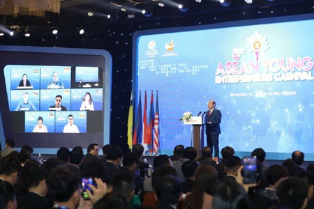 Phó Thủ tướng Thường trực dự Diễn đàn Doanh nhân trẻ ASEAN - ảnh 2