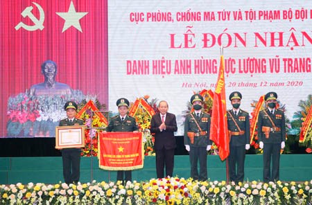 Bộ đội Biên phòng: Lá chắn vững chắc trên tuyến đầu ngăn chặn dịch bệnh, tội phạm - ảnh 3