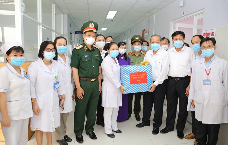 Phó Thủ tướng Thường trực kiểm tra công tác phòng chống dịch tại TPHCM - ảnh 3