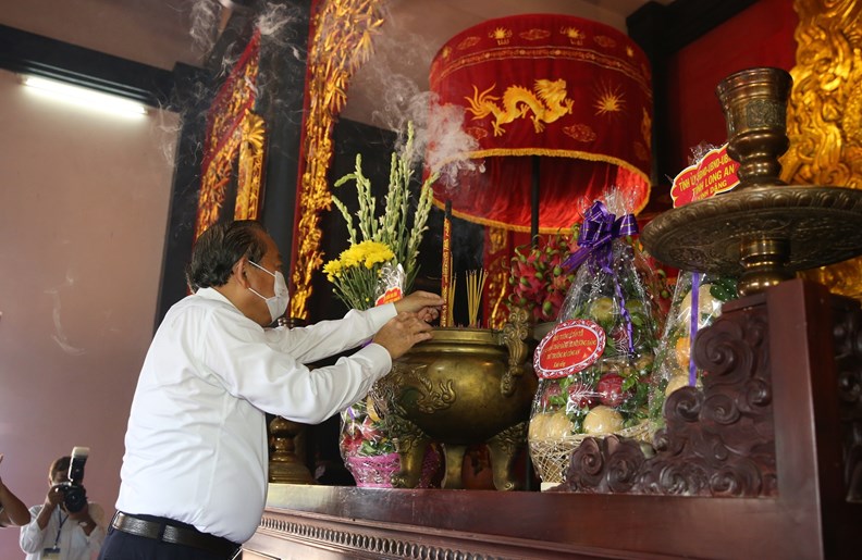 Phó Thủ tướng Thường trực tưởng nhớ Anh hùng dân tộc Nguyễn Trung Trực - ảnh 1