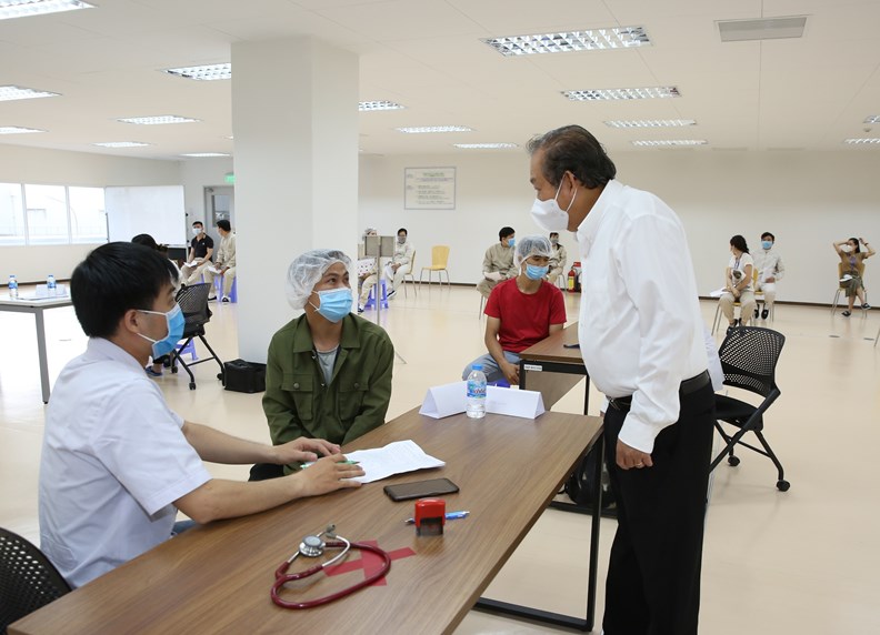 TPHCM khởi động chiến dịch tiêm 836.000 liều vaccine phòng COVID-19 - ảnh 2