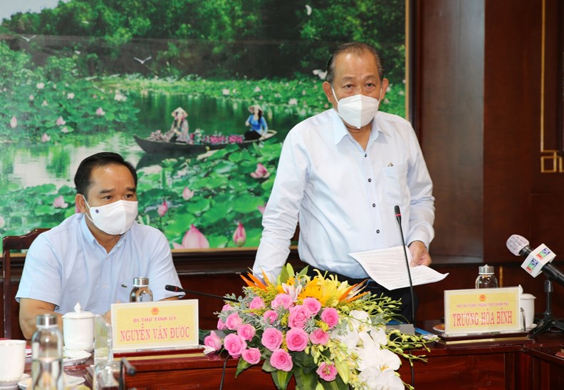 Phó Thủ tướng Thường trực làm việc với tỉnh Long An về phòng, chống dịch COVID-19 - ảnh 1